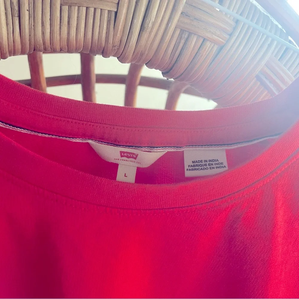 Levi’s bell full sleeves bright red top in Size L, stylish loose fit baloon top - Picture 4 of 4